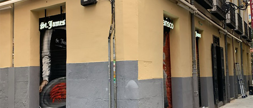 Corpóreas de PVC con iluminación frontal para St. James