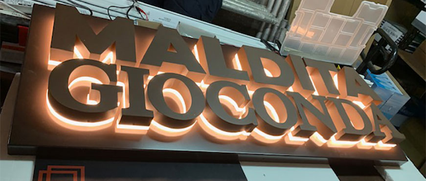 Elementos corpóreos de acero corten para Maldita Gioconda