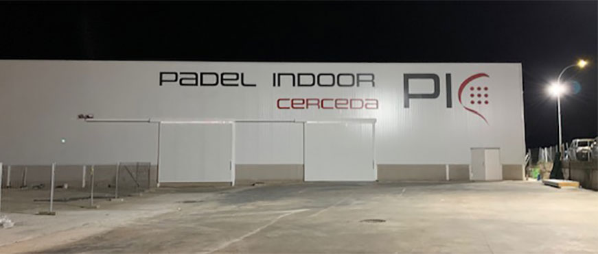 Rótulo de PVC en fachada para Padel Indoor