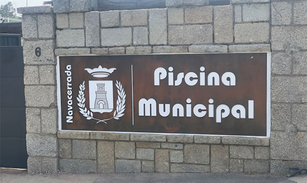 ACERO CORTEN PISCINA MUNICIPAL
